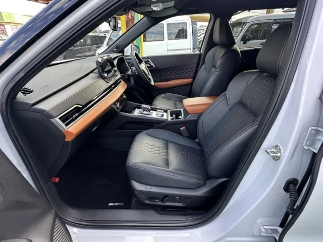 アウトランダー(三菱)P中古車 3