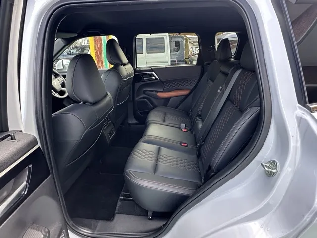 アウトランダー(三菱)P中古車 4