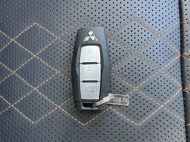 アウトランダー(三菱)P中古車 27