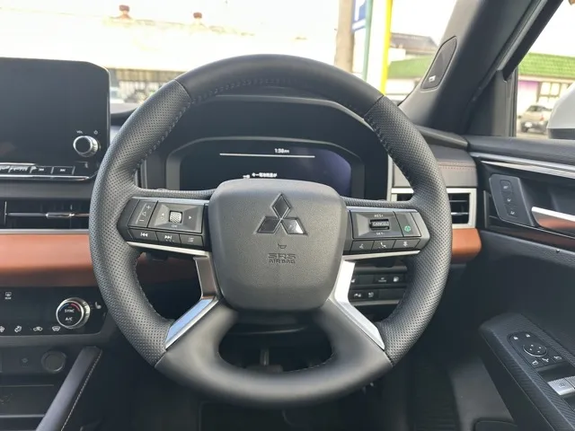 アウトランダー(三菱)P中古車 6