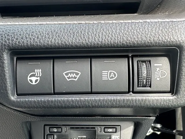 プリウス(トヨタ)Z 4WD登録済未使用車 15