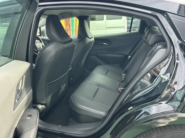 プリウス(トヨタ)Z 4WD登録済未使用車 4