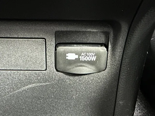 プリウス(トヨタ)Z 4WD登録済未使用車 7