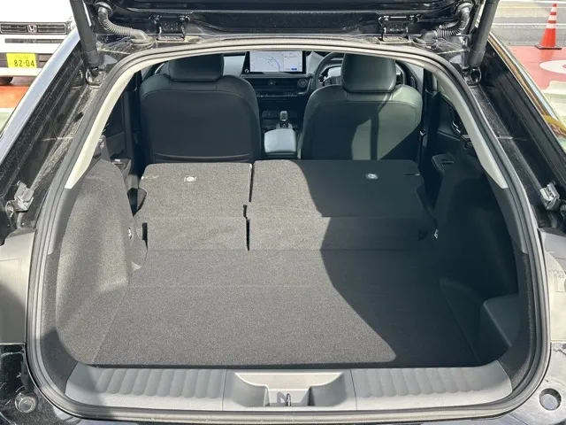 プリウス(トヨタ)Z 4WD登録済未使用車 8