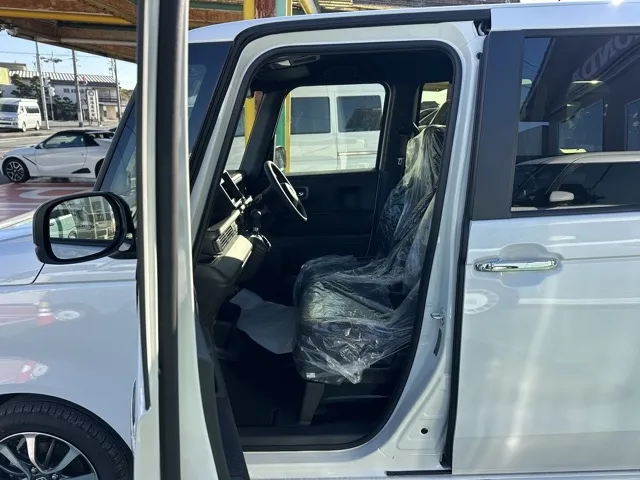 N-BOX(ホンダ)N-BOXカスタム 両側PSD届出済未使用車 3