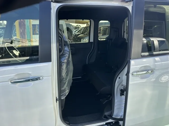 N-BOX(ホンダ)N-BOXカスタム 両側PSD届出済未使用車 4