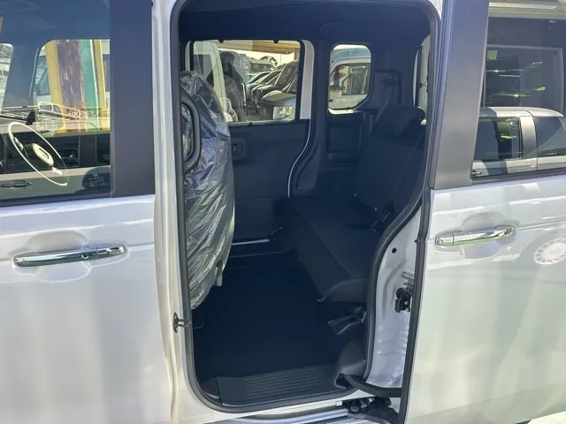 N-BOX(ホンダ)N-BOXカスタム 両側PSD届出済未使用車 4
