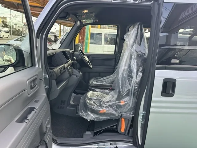 N-VAN(ホンダ)Gタイプ AT ４WD届出済未使用車 3