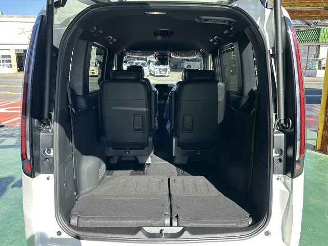 ステップワゴン(ホンダ)スパーダ 7人登録済未使用車 13