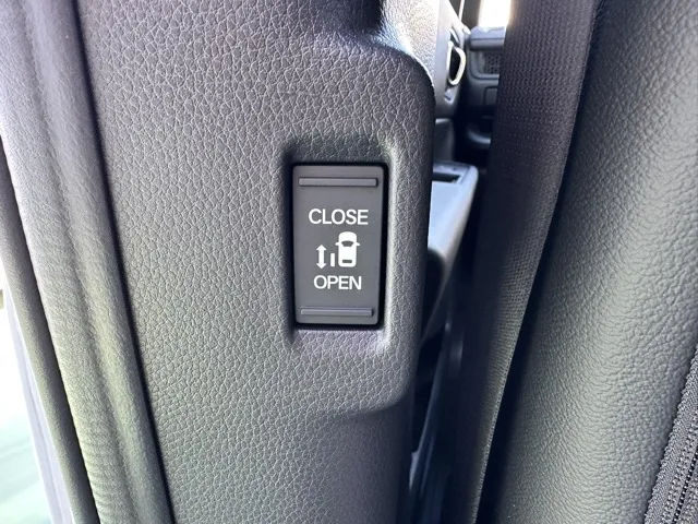 ステップワゴン(ホンダ)スパーダ 7人登録済未使用車 11