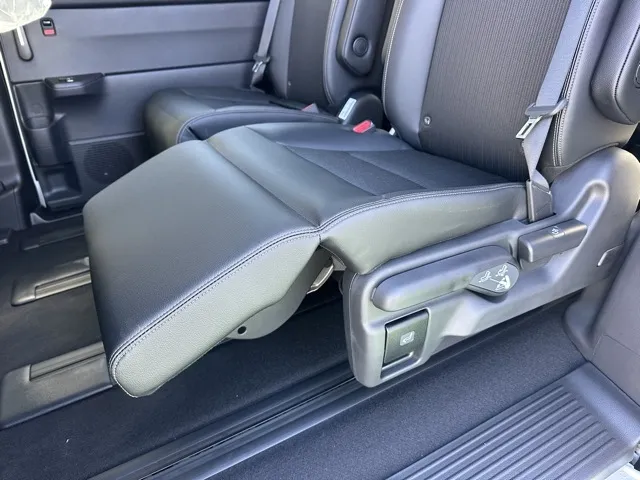 ステップワゴン(ホンダ)スパーダ 7人登録済未使用車 12