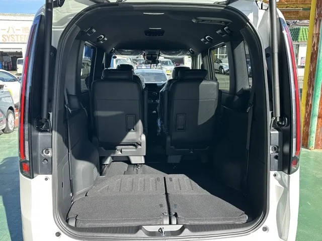 ステップワゴン(ホンダ)スパーダ 7人登録済未使用車 13