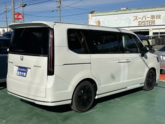ステップワゴン(ホンダ)スパーダ 7人登録済未使用車 17