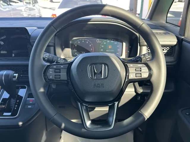 ステップワゴン(ホンダ)スパーダ 7人登録済未使用車 7