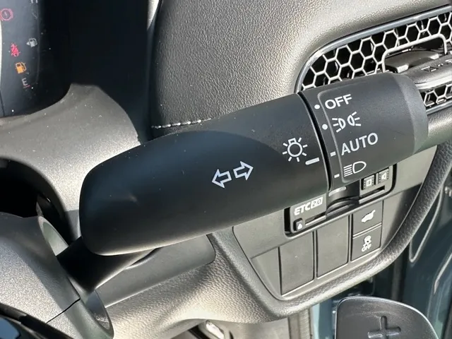 ZR-V(ホンダ)e：HEV Z登録済未使用車 18