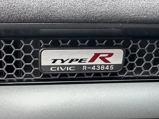 シビック(ホンダ)タイプR レーシングブラックPKG登録済未使用車 4