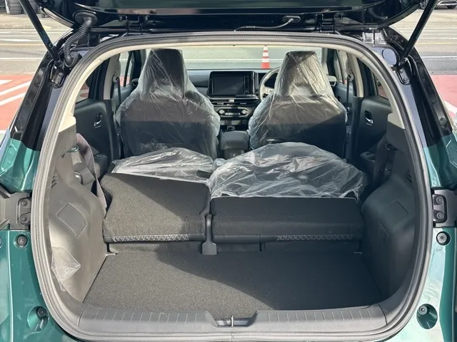 オーラ(ニッサン)G登録済未使用車 8