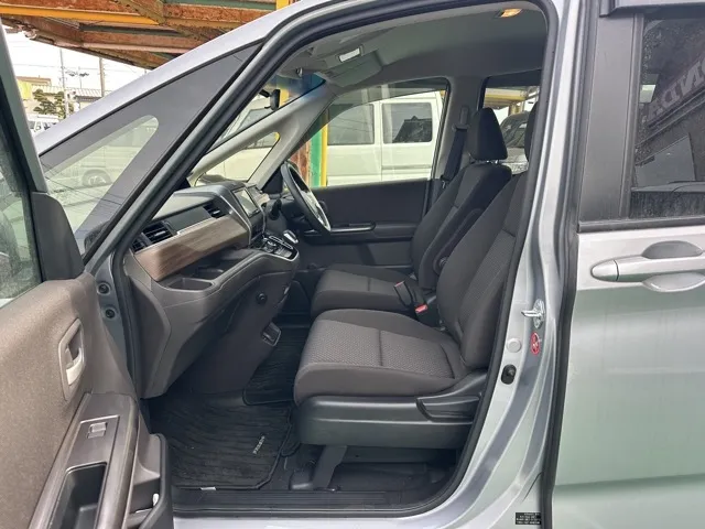 フリード(ホンダ)ハイブリッドG中古車 3