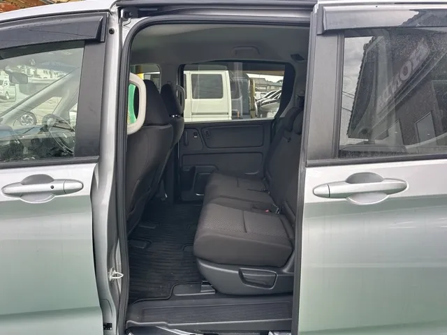 フリード(ホンダ)ハイブリッドG中古車 4