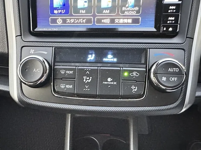 カローラ(トヨタ)ハイブリッドEXレンタＵＰ 22