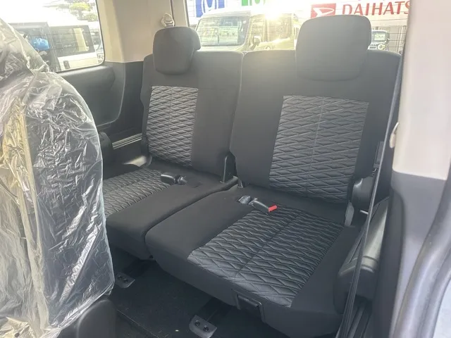 デリカD:5(三菱)Ｐ 8人 ナビ取付PKGⅡ オートステップ付レンタ登録済未使用車 9