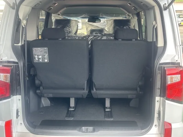 デリカD:5(三菱)Ｐ 8人 ナビ取付PKGⅡ オートステップ付レンタ登録済未使用車 10