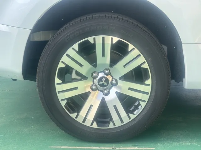 デリカD:5(三菱)Ｐ 8人 ナビ取付PKGⅡ オートステップ付レンタ登録済未使用車 14