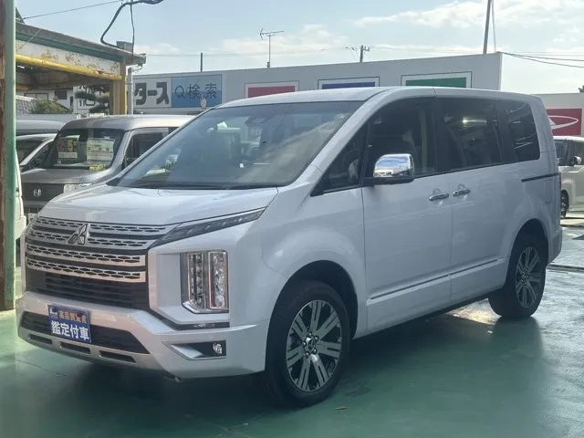 デリカD:5(三菱)Ｐ 8人 ナビ取付PKGⅡ オートステップ付レンタ登録済未使用車 1