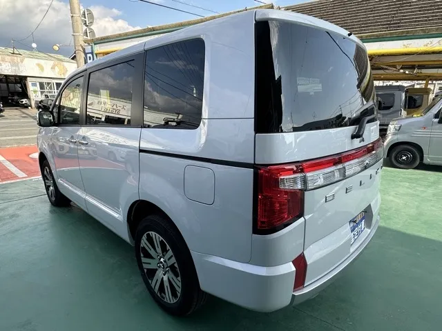 デリカD:5(三菱)Ｐ 8人 ナビ取付PKGⅡ オートステップ付レンタ登録済未使用車 2