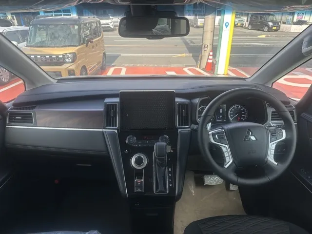 デリカD:5(三菱)Ｐ 8人 ナビ取付PKGⅡ オートステップ付レンタ登録済未使用車 4