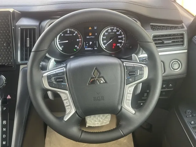デリカD:5(三菱)Ｐ 8人 ナビ取付PKGⅡ オートステップ付レンタ登録済未使用車 5