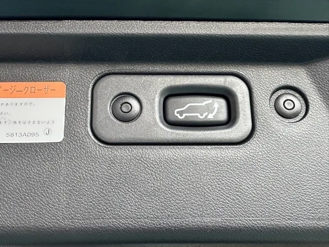 デリカD:5(三菱)Ｐ 8人 ナビ取付PKGⅡ オートステップ付レンタ登録済未使用車 9