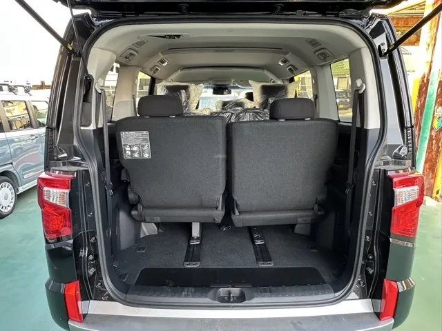 デリカD:5(三菱)Ｐ 8人 ナビ取付PKGⅡ オートステップ付レンタ登録済未使用車 10