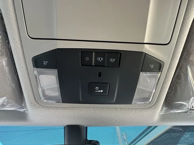 デリカD:5(三菱)Ｐ 8人 ナビ取付PKGⅡ オートステップ付レンタ登録済未使用車 19