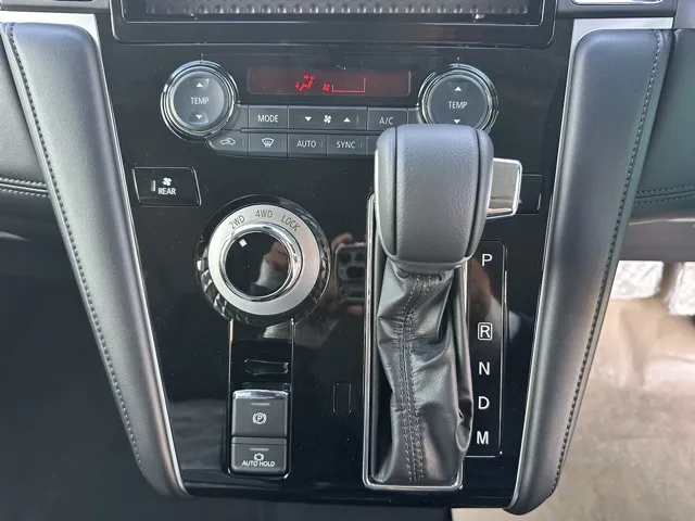 デリカD:5(三菱)Ｐ 8人 ナビ取付PKGⅡ オートステップ付レンタ登録済未使用車 21