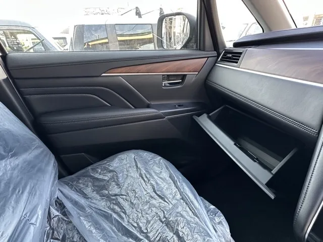 デリカD:5(三菱)Ｐ 8人 ナビ取付PKGⅡ オートステップ付レンタ登録済未使用車 25