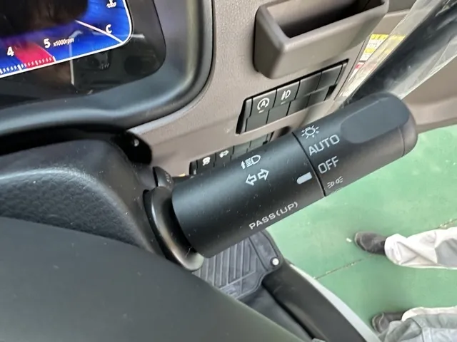 キャンター(三菱)全低床キョウカダンプ ３ｔレンタ登録済未使用車 13