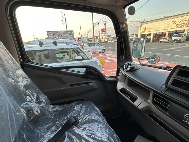 キャンター(三菱)全低床キョウカダンプ ３ｔレンタ登録済未使用車 19