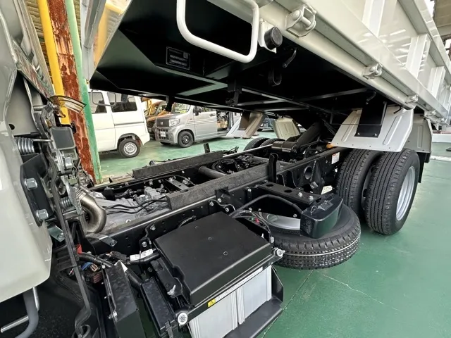キャンター(三菱)全低床キョウカダンプ ３ｔレンタ登録済未使用車 5
