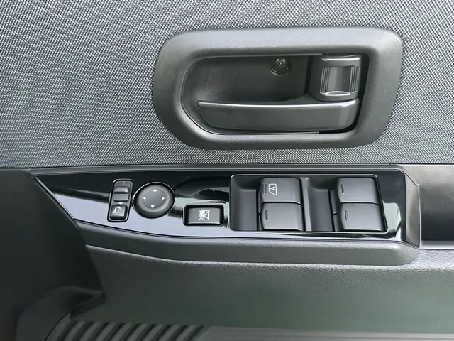 サクラ(ニッサン)X中古車 12