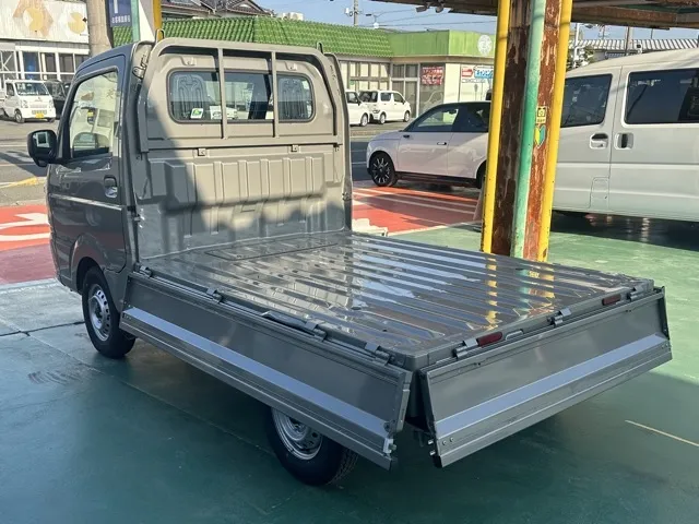 キャリートラック(スズキ)KC 4WD AT届出済未使用車 7