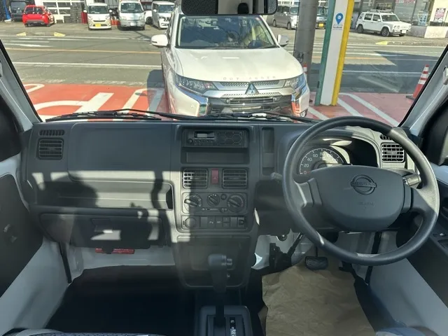クリッパートラック(ニッサン)DX AT 4WD届出済未使用車 10