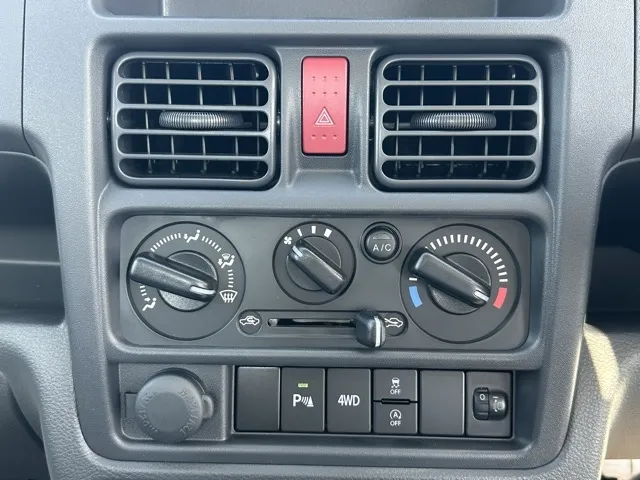 キャリートラック(スズキ)クリッパートラックDX ４WD ＡＴ届出済未使用車 13