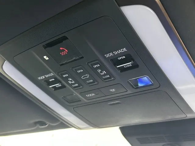 ヴェルファイア(トヨタ)Z プレミア 4WD中古車 23