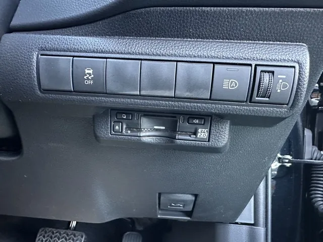 カローラ(トヨタ)ハイブリッドGレンタ登録済未使用 14