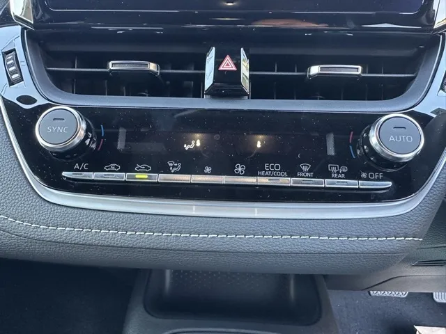 カローラ(トヨタ)ハイブリッドGレンタ登録済未使用 16