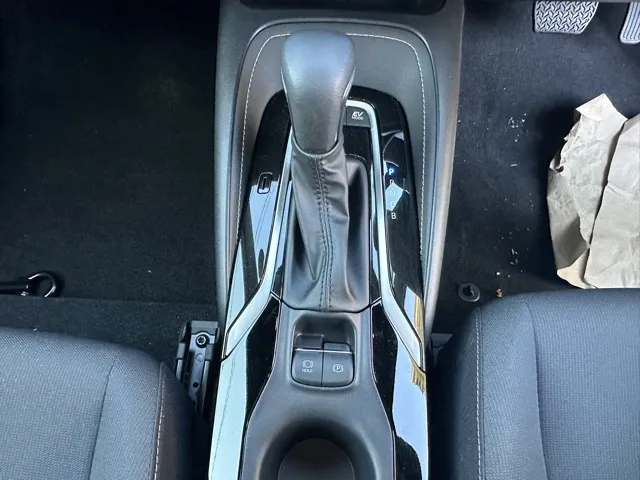 カローラ(トヨタ)ハイブリッドGレンタ登録済未使用 17