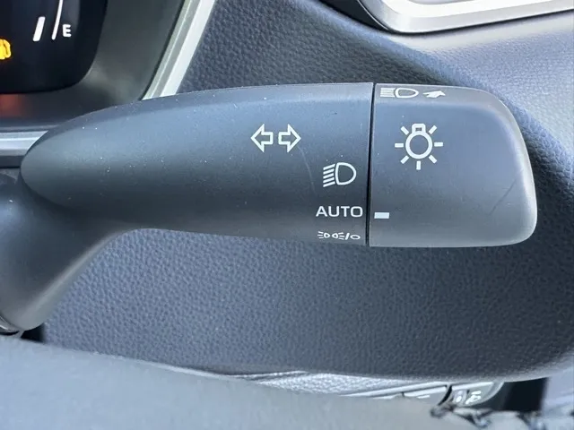 カローラ(トヨタ)ハイブリッドGレンタ登録済未使用 18