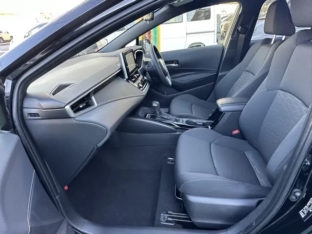 カローラ(トヨタ)ハイブリッドGレンタ登録済未使用 3