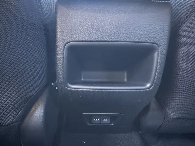 カローラ(トヨタ)ハイブリッドGレンタ登録済未使用 7